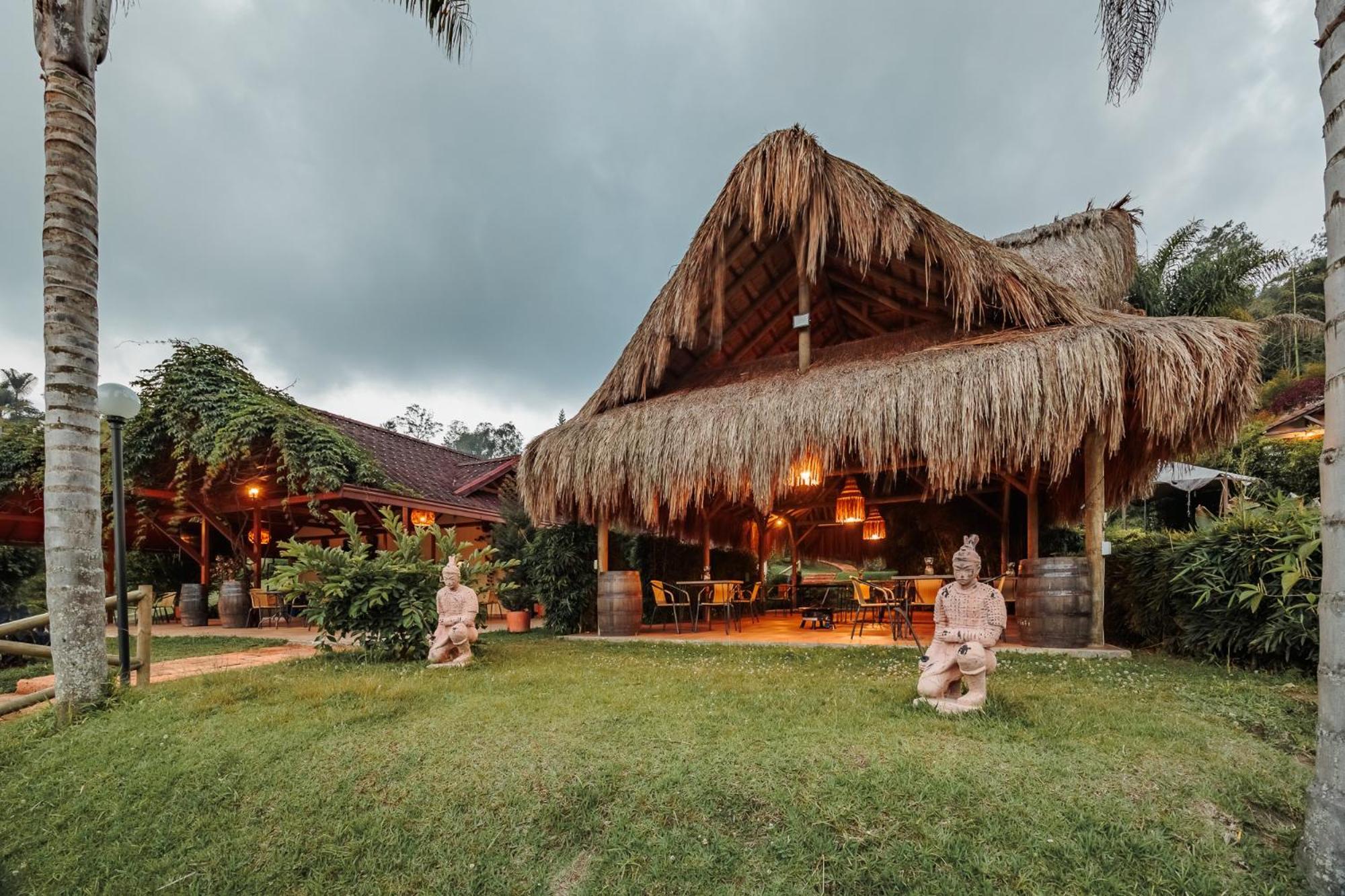 Hotel Pietrasanta Guatapé Екстериор снимка