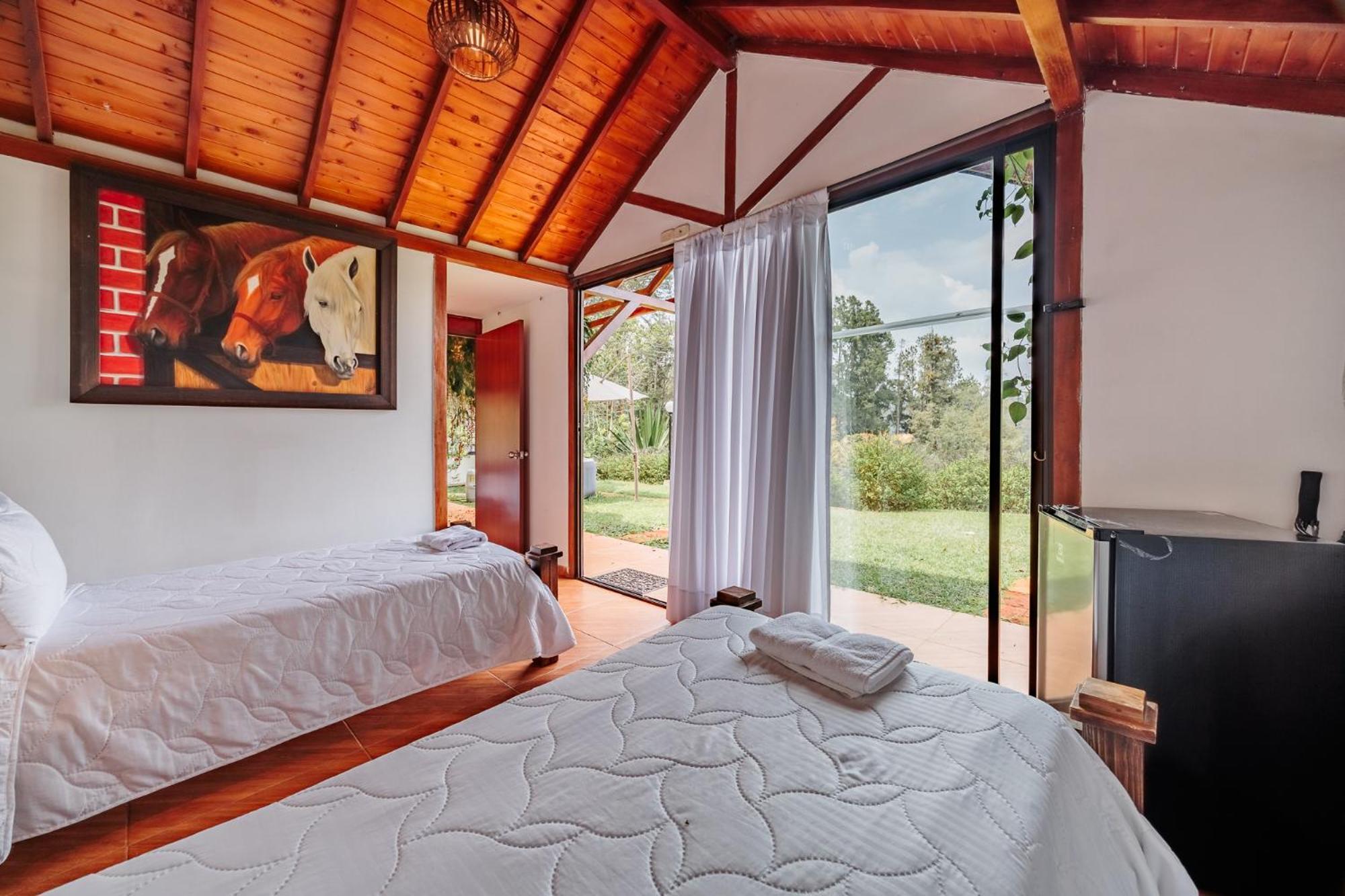 Hotel Pietrasanta Guatapé Екстериор снимка